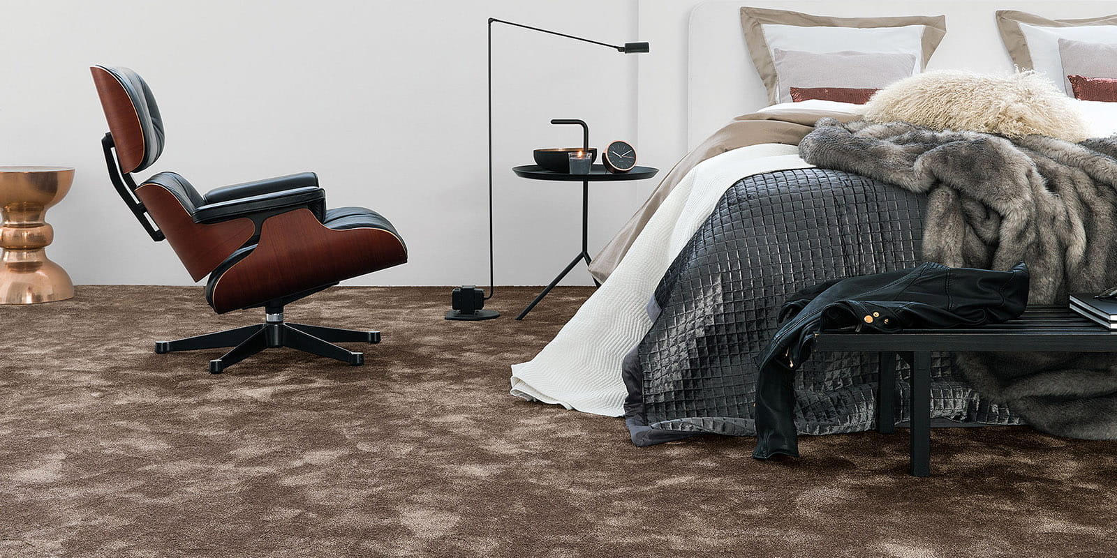 Home - Seduction 49 - Taupe - Bed_02