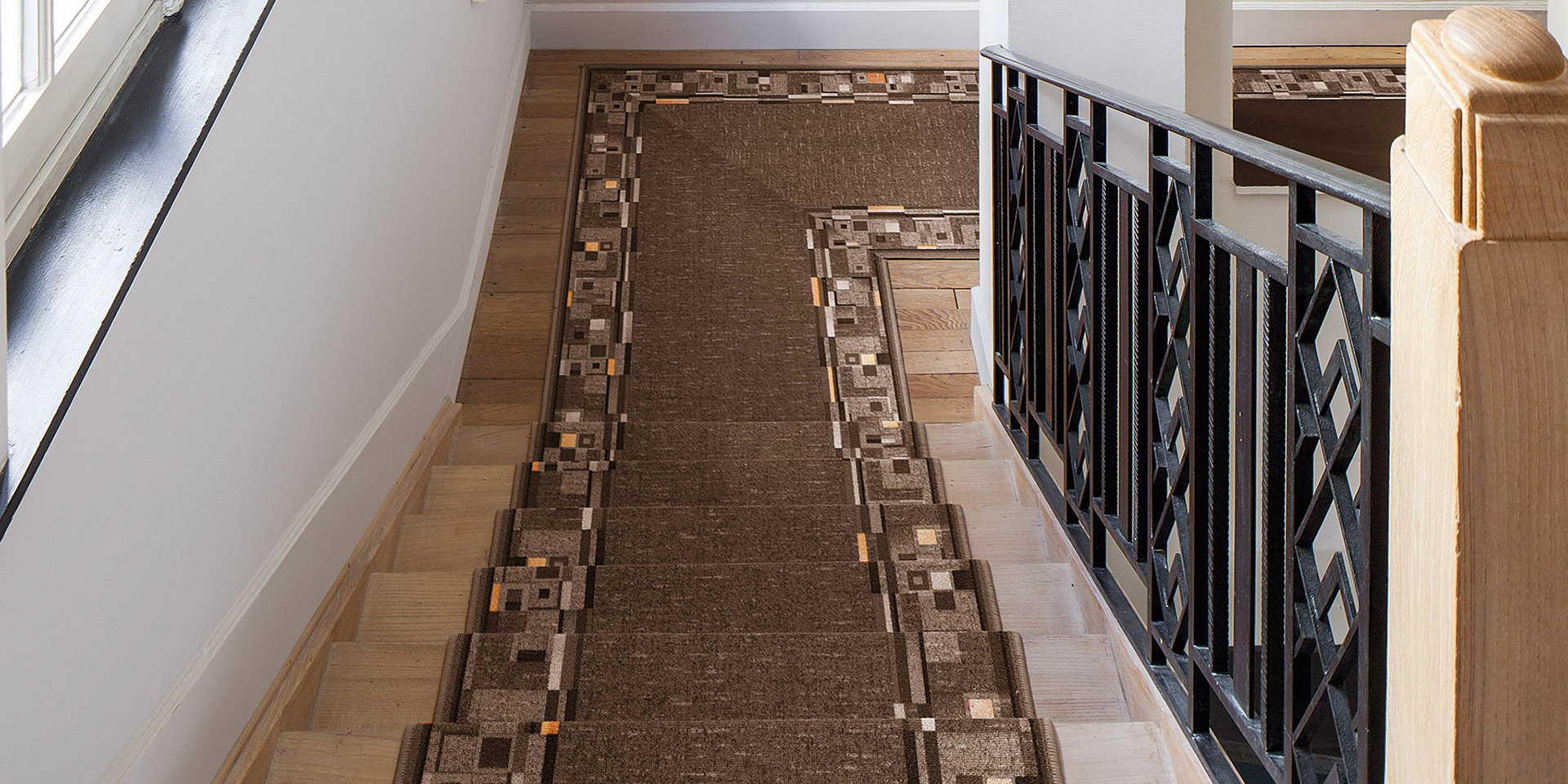 BOBAGA_44_HALLWAY