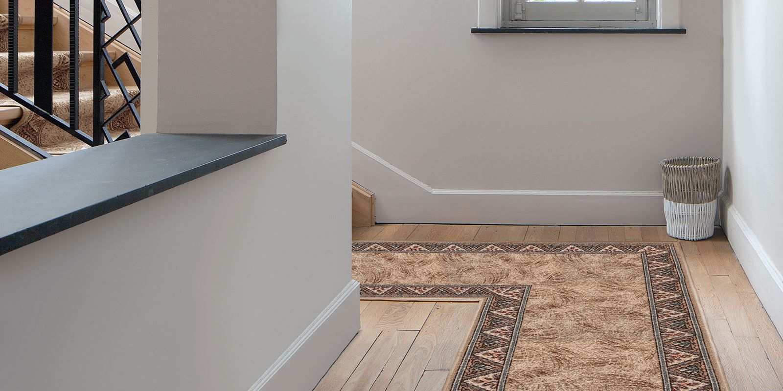 Home - Eiger 49 - Taupe - Hallway